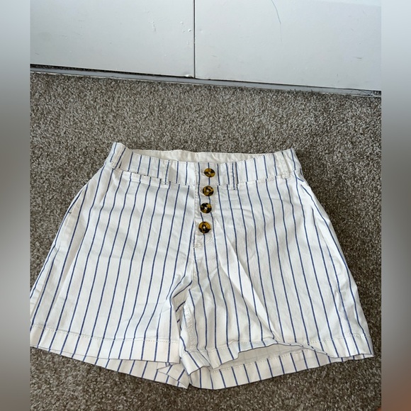 High waisted striped shorts - Picture 1 of 3